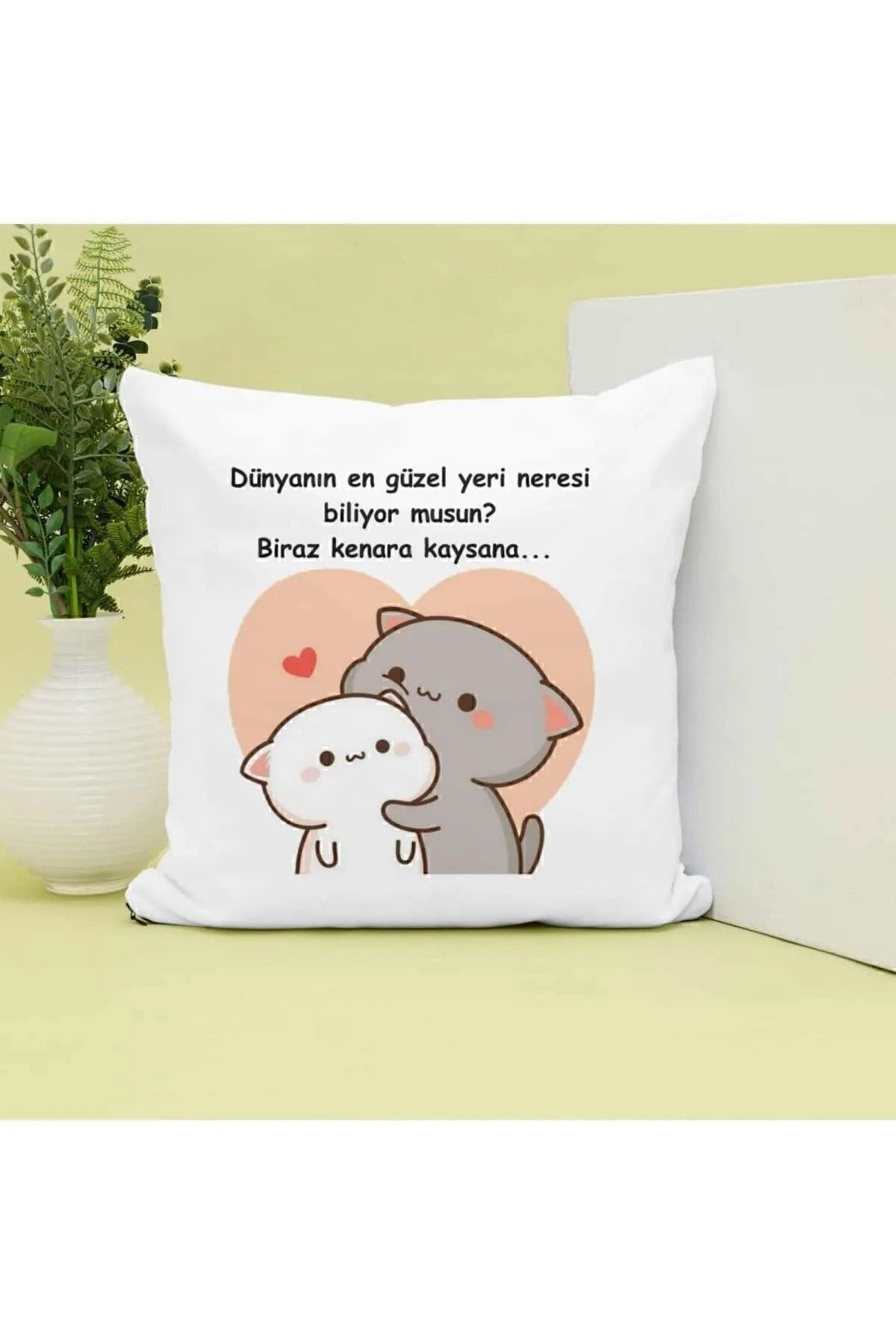 Dünyanın En Güzel Yeri Neresi Biliyor Musun?biraz Kenara..yazılı Mochi Cat Baskılı Yastık