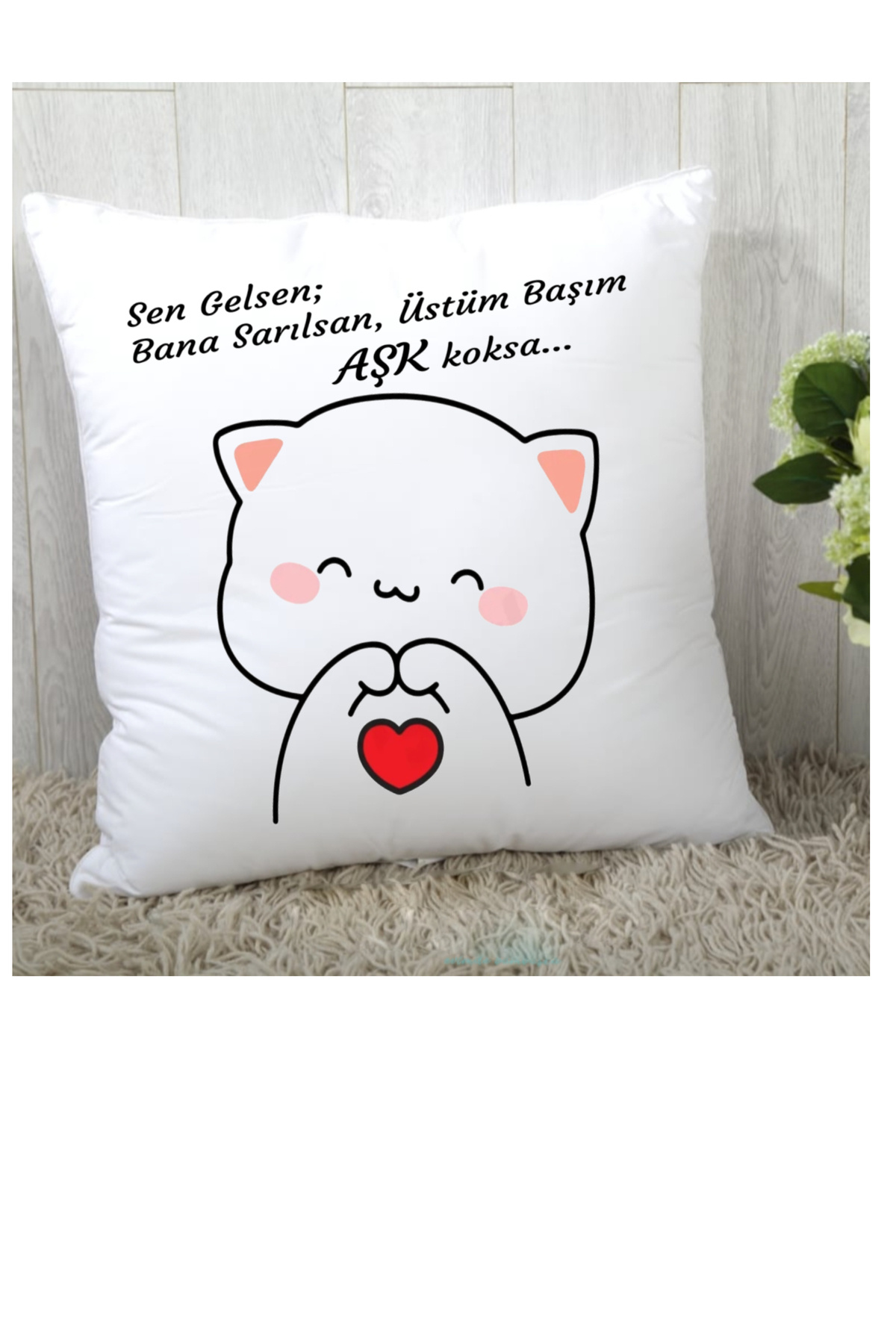 Üstüm başım aşk koksa yazılı yastik